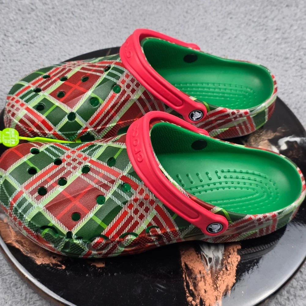 Crocs Baya Holiday Plaid‎ Clog Mens 12 Red Green Christmas Tartan 210752-310 NEW